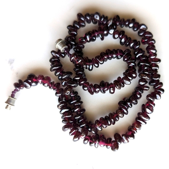 Garnet Bead Necklace. - Picture 3 of 4